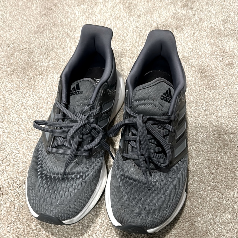 Adidas Bounce Tennis Shoes